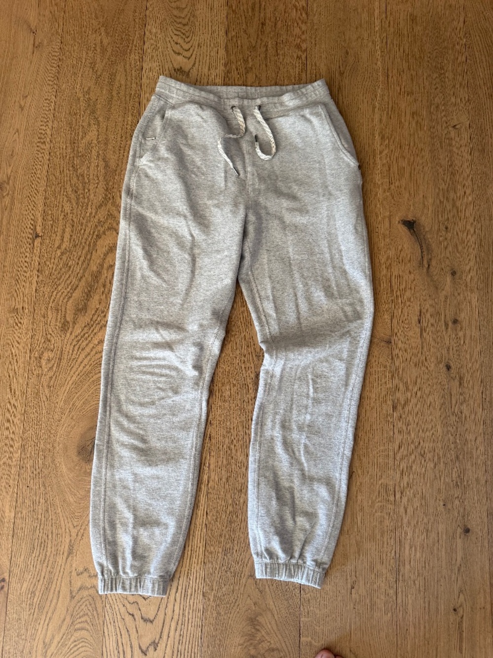 Vuori Women’s Light Gray Jogger Sweatpants